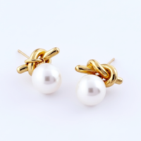 PEARL KNOT studs