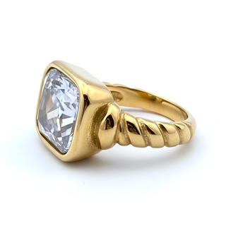 Taylor Ring Crystal Lumina